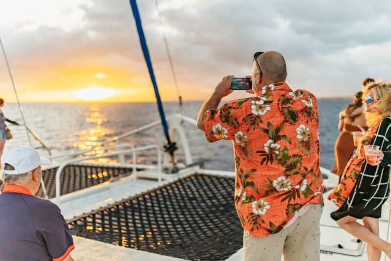 Oahu: Waikiki Sunset Catamaran Cocktail Cruise - Key Points