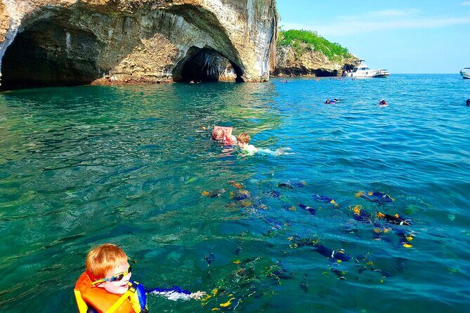 Ocean and Jungle: Snorkel, Quimixto Waterfall and Beach Adventure - An In-Depth Look at the Tour Experience