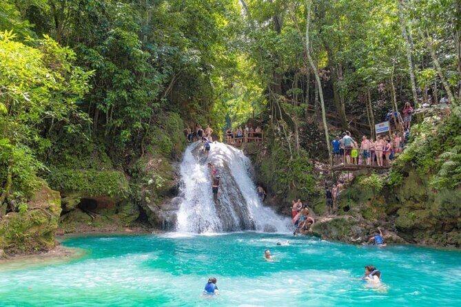 Ocho Rios: Amazing Blue Hole and Chill at Reggae Hill - An In-Depth Look at the Experience