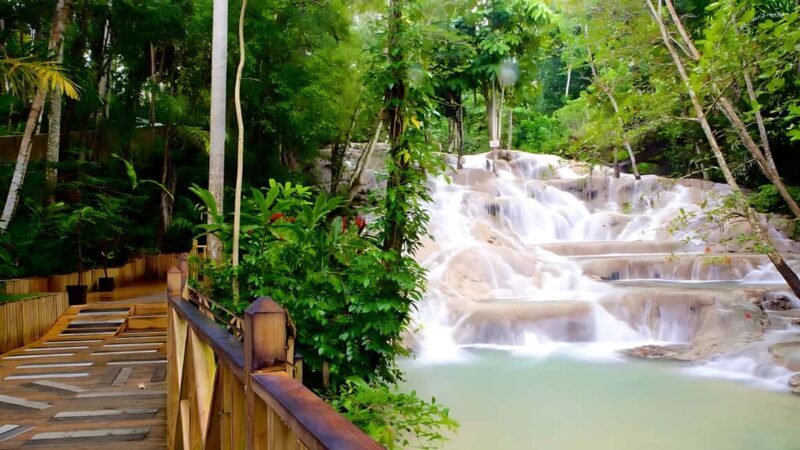 Ocho Rios Catamaran: Dunn's River, Snorkeling & Open Bar - What to Expect on the Ocho Rios Catamaran Tour