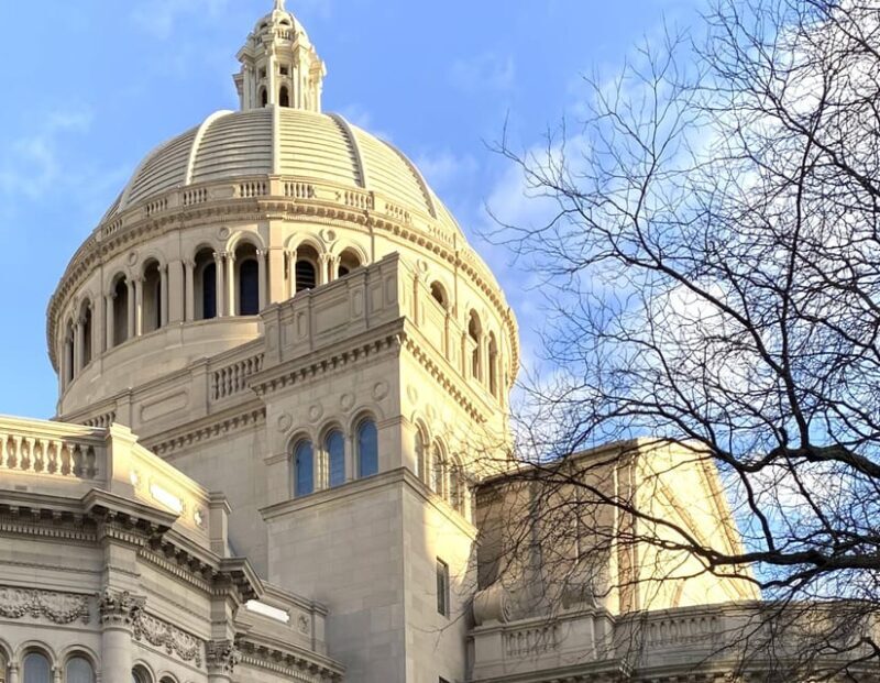 Old Boston: Beacon Hill & Back Bay Walking Tour in French - Key Points
