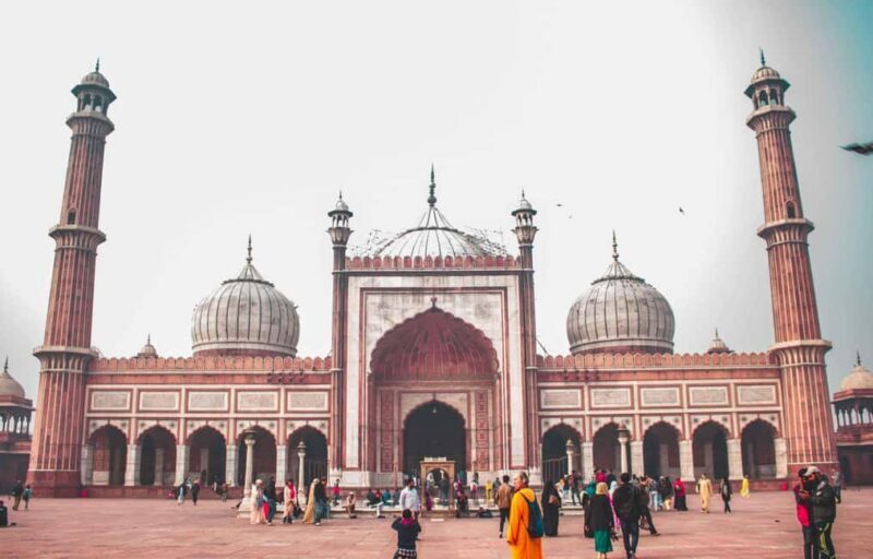Old Delhi: 4 Hour Guided Walk with transfers & Entry Ticket - Key Points