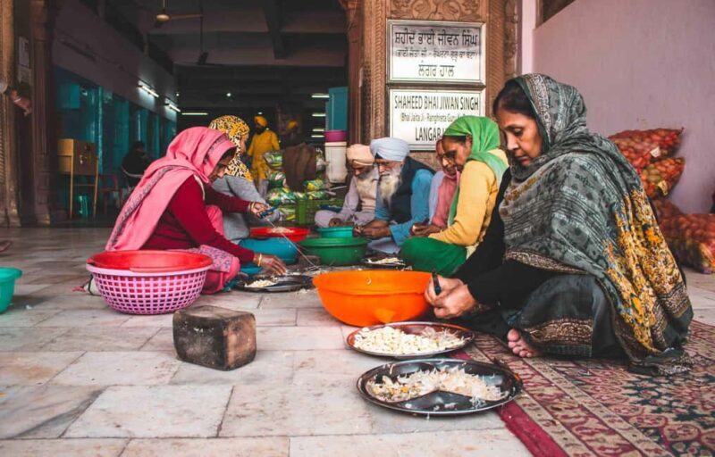 Old Delhi: 4 Hour Guided Walk with transfers & Entry Ticket - Practical Details and Value