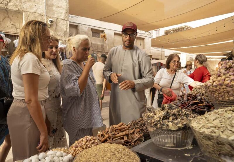 Old Dubai Historic Guided Tour: Creek, Street Food & Souks - Key Points