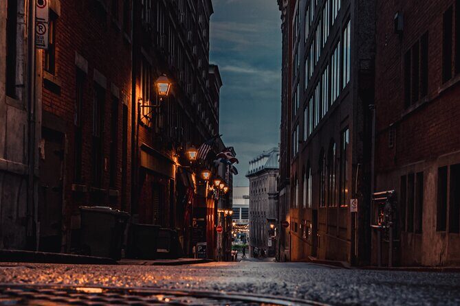 Old Montreal at Twilight Walking Tour Semi-Private - Who Should Consider This Tour?