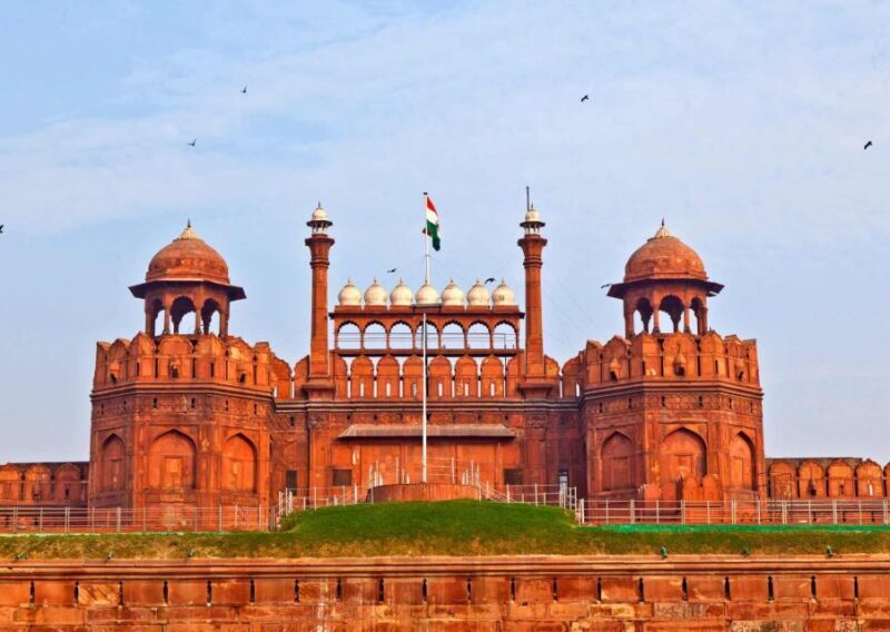 Old & New Delhi: Private Guided City Tour by Car with Snacks - Who Should Consider This Tour