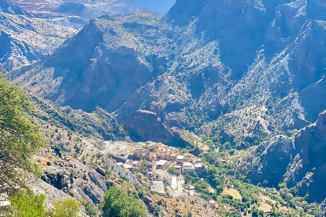 Old Nizwa and Akhdar Mountain with a local guide (private). - FAQ