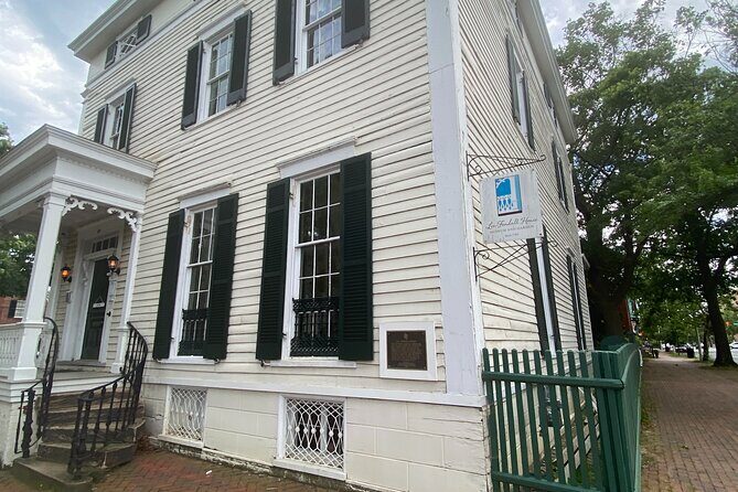 Old Town Alexandria Guided Walking Tour with a Local - The Sum Up