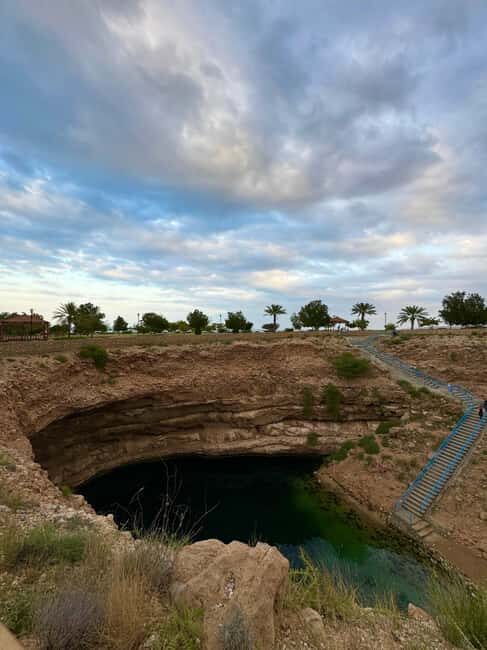 Oman: Wadi Shab, Bimmah Sinkhole, and Fins Beach Camping - Practical Aspects and What to Expect