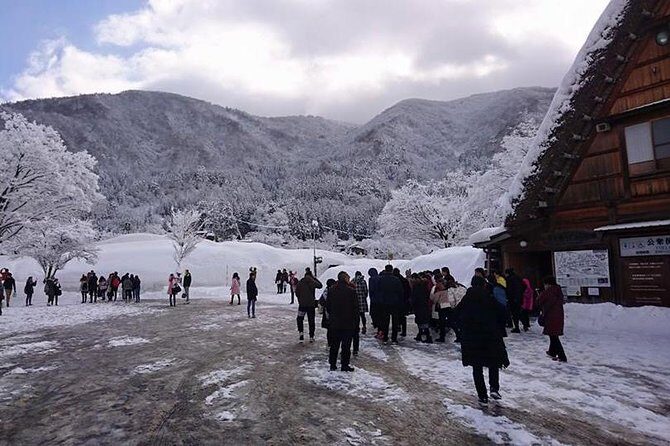 [One-day bus tour departing from Kanazawa Station] Shirakawa-go/Takayama tour platinum route bus tour - FAQ Section