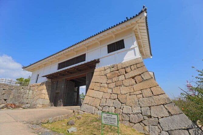 One Day Fukuyama Castle Tomonoura and Sensui jima Island Tour - Discovering Fukuyama’s Heritage: The Castle and Its Significance