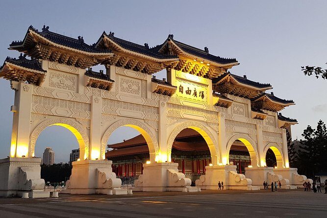 One-day private chartered car tour in Taipei: Yehliu, Jiufen, Pingxi, North Coast popular attractions with chartered car, professional Chinese/English driver - Who Will Love This Experience?