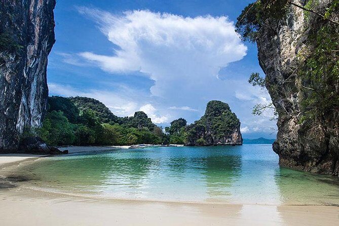 One-Day Tour at Hong Islands by Speedboat from Krabi - What to Expect During the Day