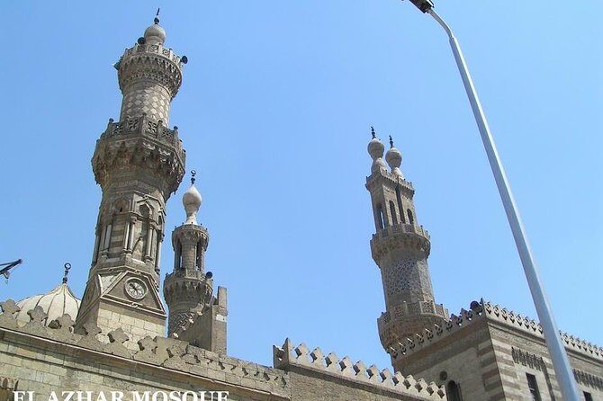 One day Tour of Gizah Pyramids and the Egyptian museum, - FAQs