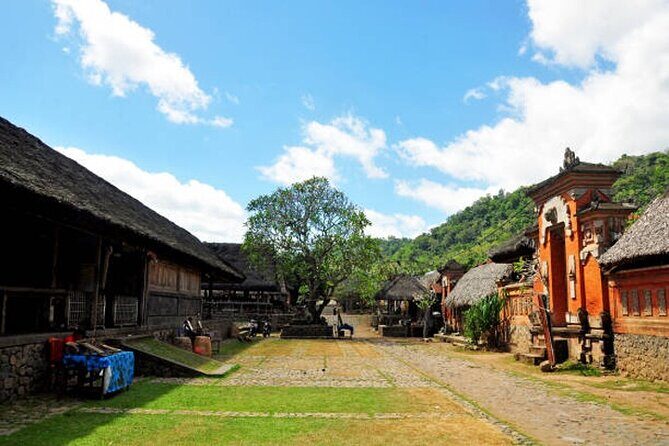One Day Tour to East Bali Sightseeing with Lunch - Key Points
