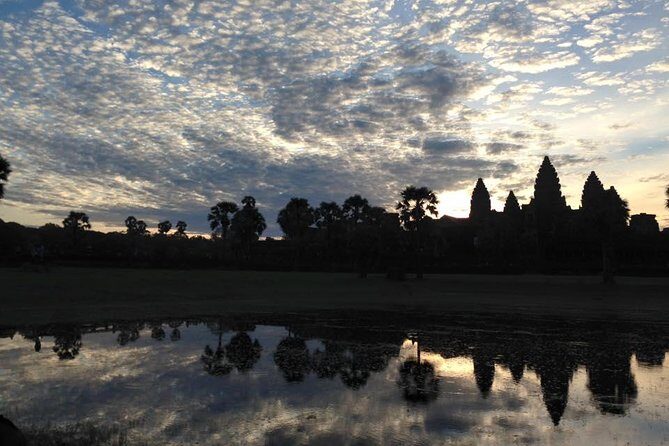 One Day tour with sunrise in car with A/C or Van & Guide. - FAQ