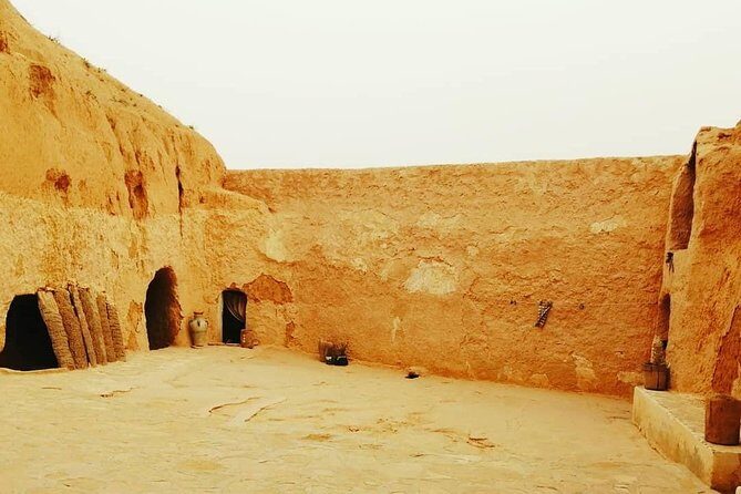 One night under the tent: Tataouine - Chenini - Ksar Ghilane - Matmata - Key Points