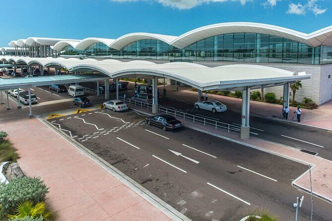 One Way Private Airport Transfer for 4 People or Less - Key Points
