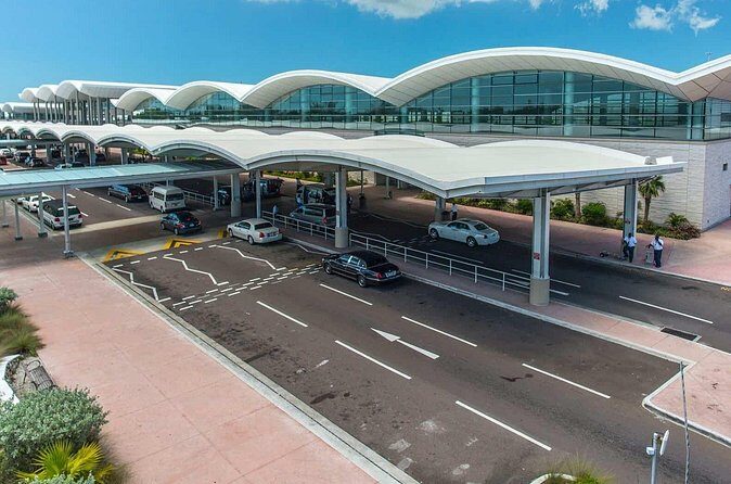 One Way Private Airport Transfer for 4 People or Less - Authentic Experiences and Tips Based on Travelers’ Feedback