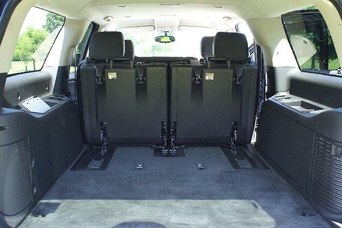 One-Way Private MDW Meet and Greet Luxury Airport Transfer - Authentic Traveler Insights