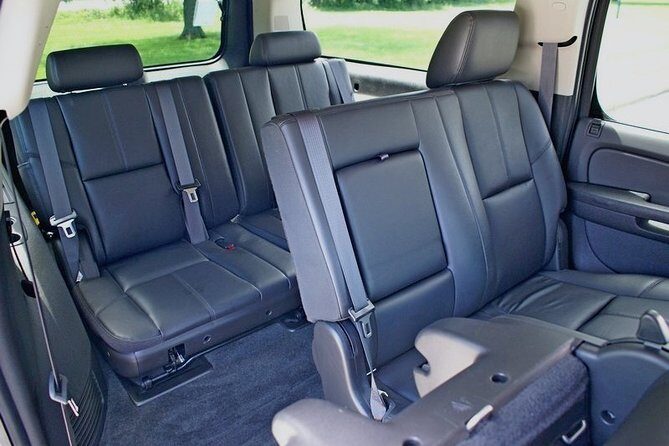 One-Way Private MDW Meet and Greet Luxury Airport Transfer - FAQ