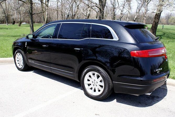 One-Way Private Transfer from Downtown Chicago to ORD by Sedan - An Overview of the Service