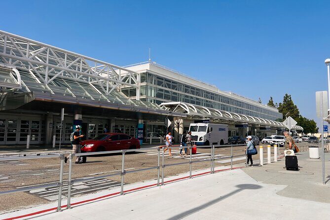 ONT Airport Pick up and Drop from to Hotels inside Ontario area - Why Punctuality Matters