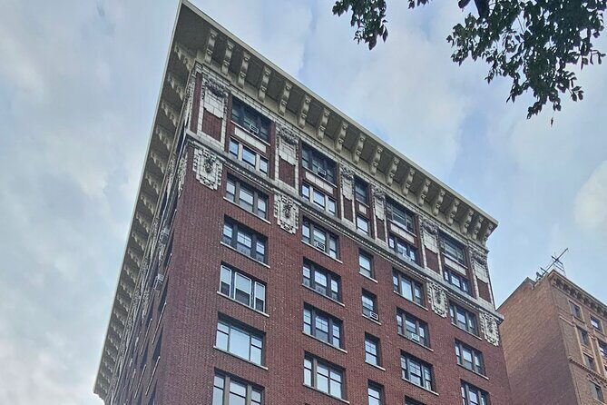 Oppenheimer in New York Walking Tour - FAQ