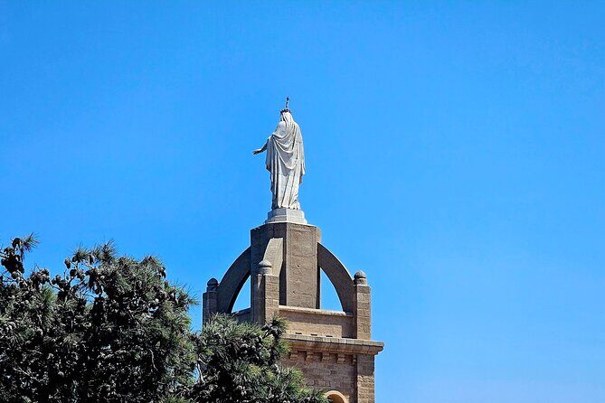 Oran: Walking tour through El Bahia with a local - FAQ