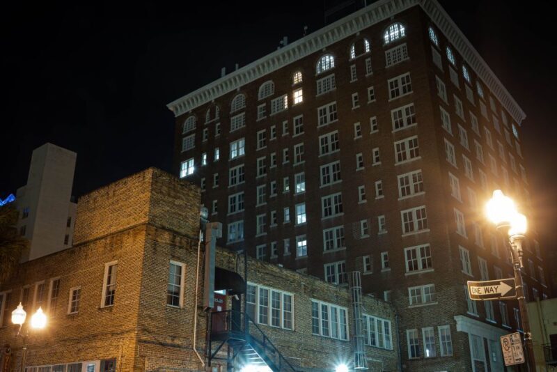 Orlando Haunts Boos and Booze Haunted Pub Crawl - What Is the Orlando Haunts Boos and Booze Haunted Pub Crawl?