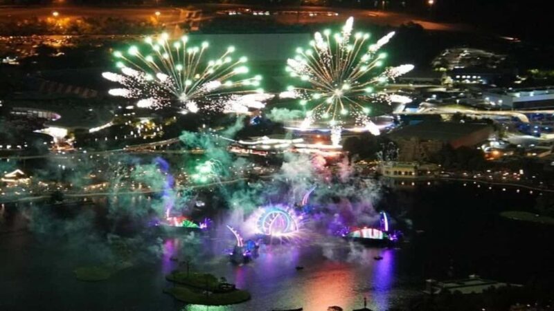 Orlando:*Limited Time*Halloween/Christmas Fireworks Tour - Key Points