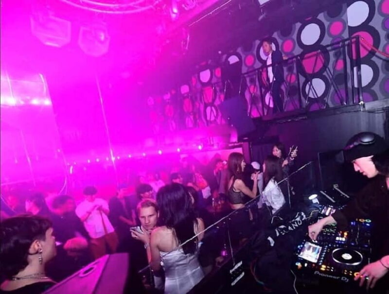 Osaka: CHEVAL All-You-Can-Drink Ticket & VIP(For Foreign) - Who Would Enjoy This?