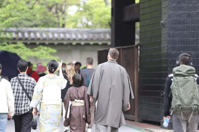 Osaka: Kimono Rental, Photoshoot, and Castle Visit - How the Day Unfolds