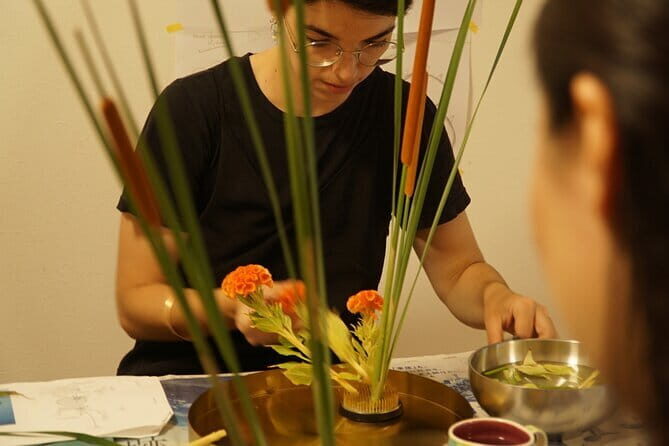 Osaka Learning Ikebana with a Sogetsu School Master - The Details of the Osaka Ikebana Workshop