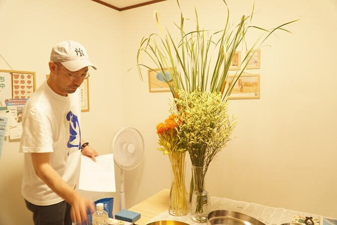 Osaka Learning Ikebana with a Sogetsu School Master - Analyzing the Value