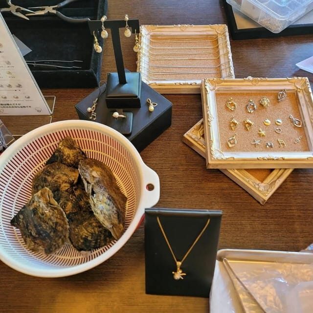 Osaka Shinsaibashi Pearl extraction experience - Why the Surprise Matters