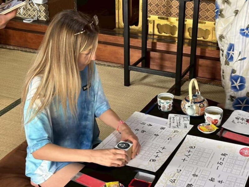 Osaka: Temple Tour and Traditional Calligraphy Lesson - Key Points