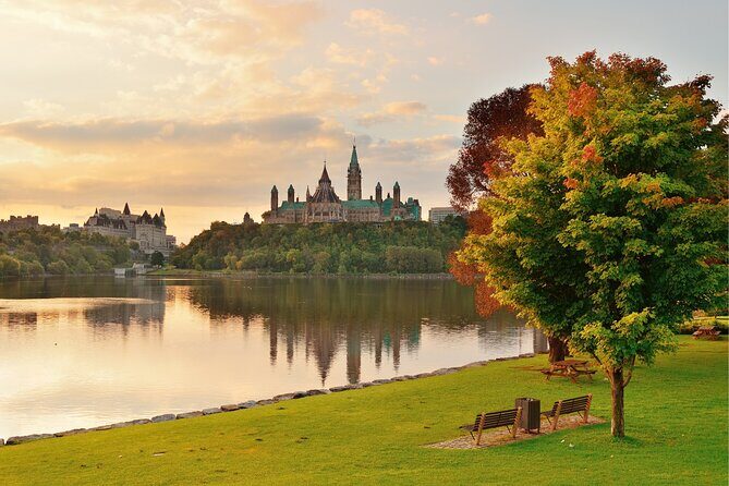 Ottawa Scavenger Hunt and Highlights Self-Guided Tour - Key Points