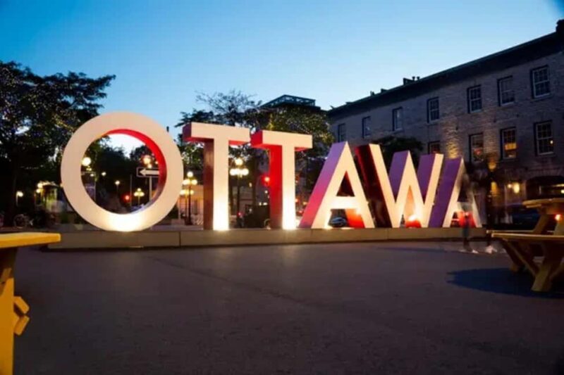Ottawa: Small Group Night Tour With River Cruise - Key Points