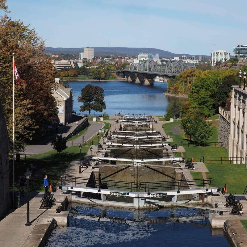 Ottawa: Walking Tour in the Heart of the Capital - Exploring Ottawa with a Passionate Guide