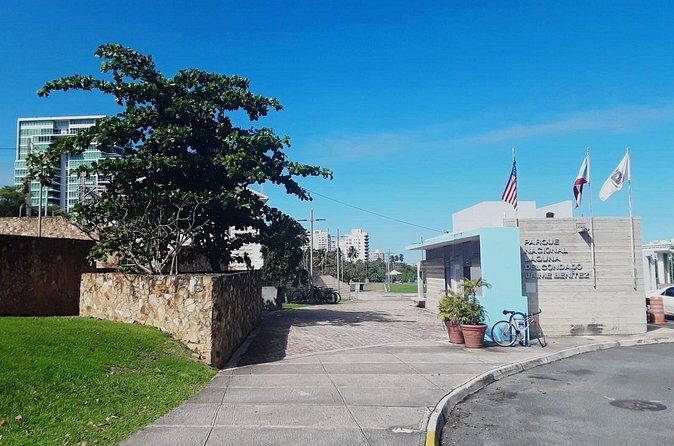 Outdoor Salsa Class Experience in San Juan - The Group Size and Atmosphere