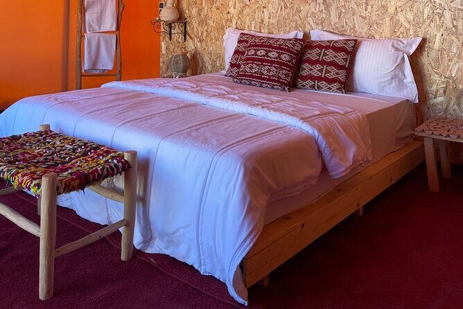 Overnight stay in the Agafay Desert, Deluxe Tent with Show and Swimming Pool - The Setting: The Desert and the Sunrise