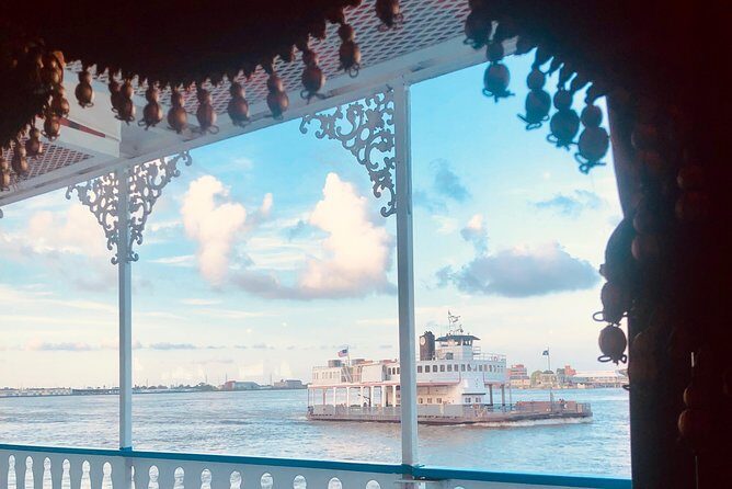 Paddlewheeler Creole Queen Historic Mississippi River Cruise - Setting the Scene: What to Expect
