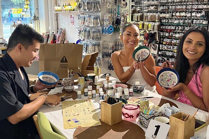 Paint and Sip Classes Brisbane: Ceramic Plates & Bowls - An Authentic Artistic Escape in Brisbane