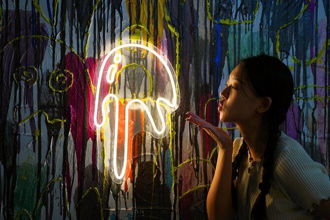 Paint-In-Dark Drawing Class in New York - Who Is This Tour Best For?