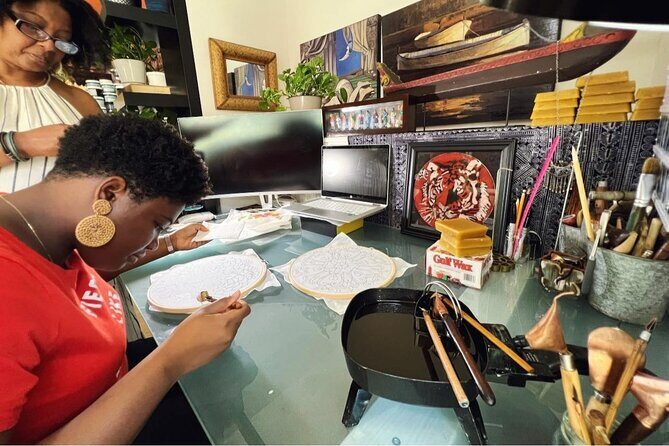 Painting Activity and Create Batik Art with a Malaysian Artist - Artistic Details and Design Choices