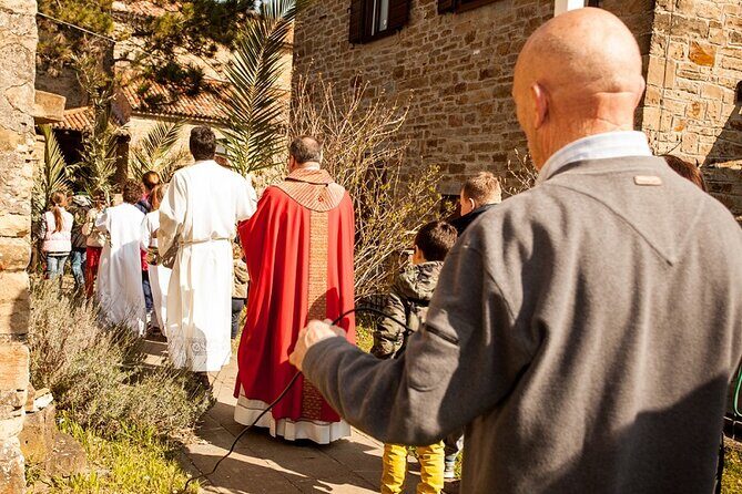 Palm Sunday in Jerusalem: Mass at Bethpage and Via Dolorosa Procession with Transport from Tel Aviv - An Early Start with Convenient Pickup