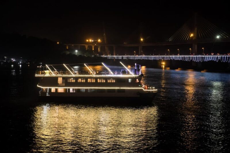 Panaji: Sunset Boat Party with Bollywood DJ and Dance Shows - FAQ