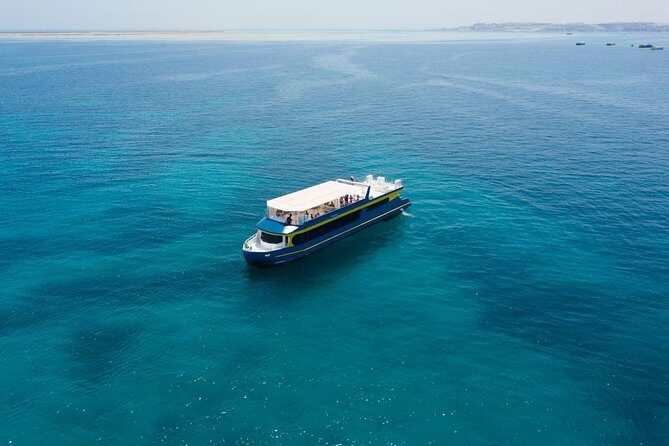 Paradise Catamaran Conquest 2 Hours Semi Submarine & snorkeling - Hurghada - Snorkeling Experience: How It Fits In