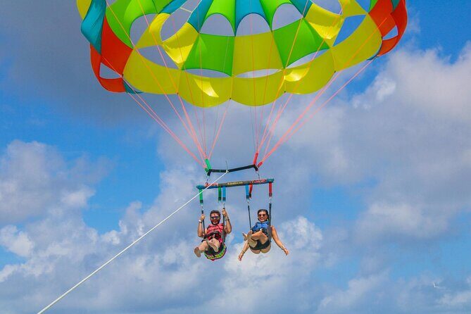 Parasailing and Photography Session Experience - An Introduction to the Aruba Parasailing and Photography Experience
